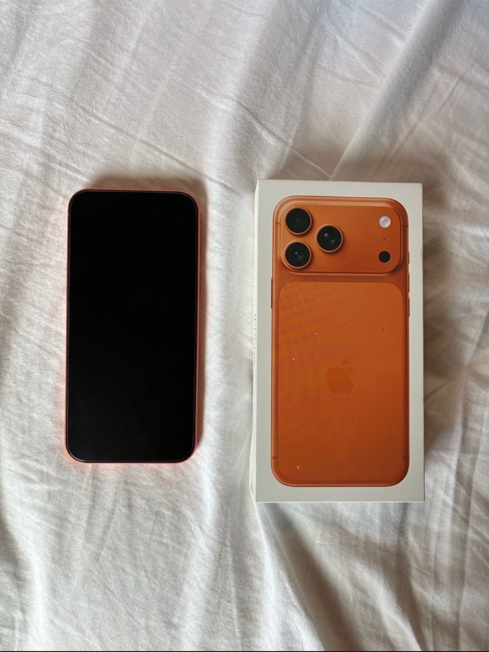 iPhone 17 pro max orange